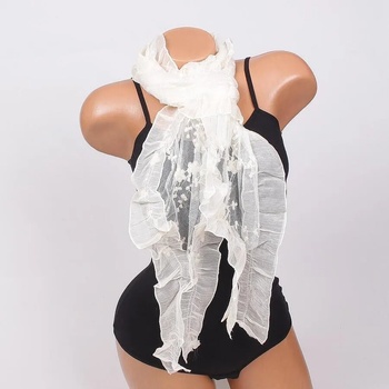 Image 1 of Дантелен шал в цвят ванилия с къдрици и цветенца