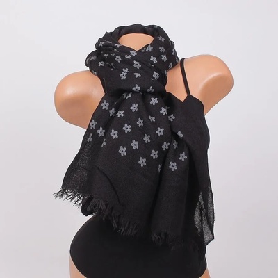 Дамски шал в черно с малки сиви цветенца