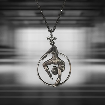 Image 1 of Въздушна акробатика - Женски спортен медальон от сребро 925 с винтидж покритие - Ръчно изработено бижу талисман за гимнастички и артистки - Идеален подарък за спортист, треньор или фен - ssj