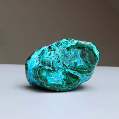 Malachit - chryzokol přírodní leštěný 228g, Kongo | MINERALS-STONES® MCH24