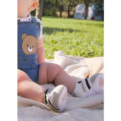 Mayoral Спортни обувки с мека подметка Бял-бежов цвят за бебе момче Майорал