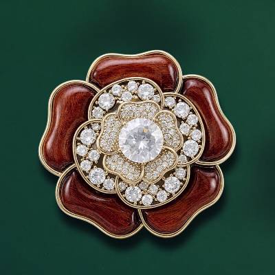Éternelle Brož Swarovski Elements ve tvaru růže Kamélie B8194-XC07847 Hnědá