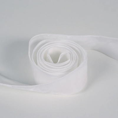 Takoy Zamatový prámik 4cm farba biela