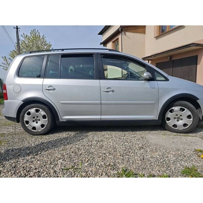 Plastové lemy + prahy VW Touran 2003-2010