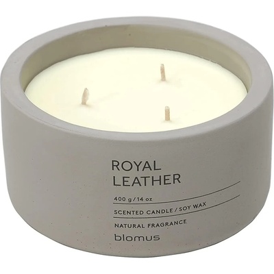 Blomus (Германия) Ароматна свещ BLOMUS FRAGA с аромат Royal Leather - Ø13 х 6.5 см - цвят сиво-бежов (BLOMUS 65961)