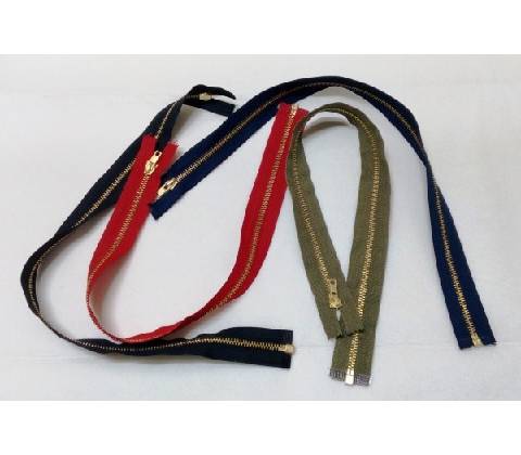 Zip mosazný 40 cm