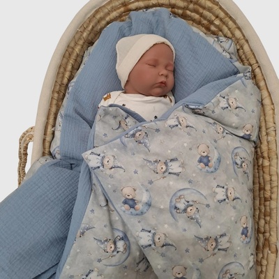 Pro útulný domov Péřová zavinovačka blue mušelín Méďové na Měsíci