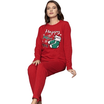 Дамска коледна пижама в червено с чорапки и надпис