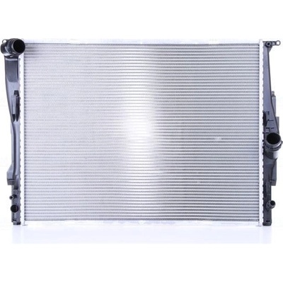 Chladič motora NISSENS 60786A