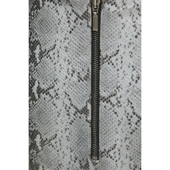 Answear Lab Кожена пола Answear Lab в сиво къса със стандартна кройка (WS25.SDD001)