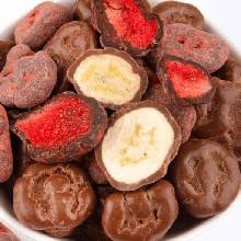 Mixit Chrumkavé banániky a jahody v čokoláde 150 g