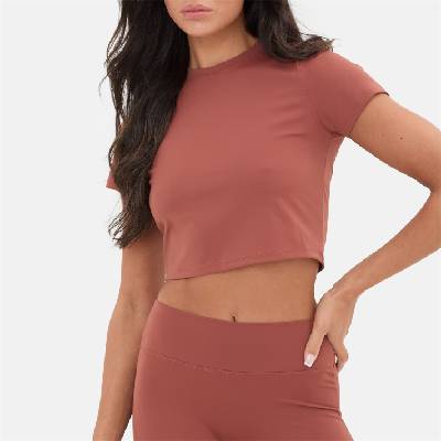 I Saw It First Къса блуза I Saw It First Short Sleeve Crop Top - Mocha