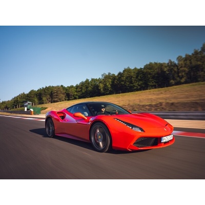 Zažijte Ferrari 458 Italia na uzavřeném polygonu Autodromu Most