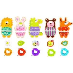 Tooky Toy Дървена игра за шиене Animals TL417