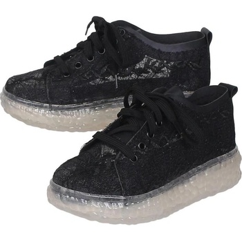 Дамски спортни обувки с тюл и бродерия в черно