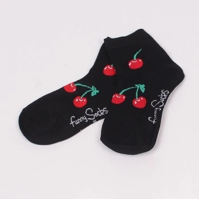Детски чорапи в черен цвят с черешки