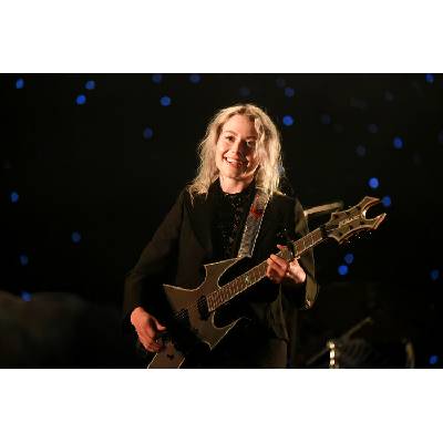 Matthew Baker Plagát, Obraz - Phoebe Bridgers - Glastonbury Festival, 40 × 26.7 cm