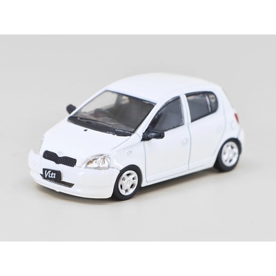 BM Creations Toyota Yaris / Echo / Vitz 1998 RHD bílá 1:64