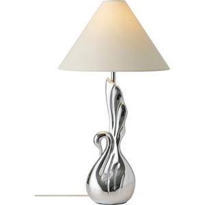 Ellos Home Бяла/в сребрист цвят настолна лампа от полиресин (височина 53 cm) Swan - Ellos Home (2206639-01-0)