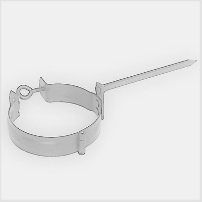 Objímka svodu pozink Lakovaný RAL 9010 bílá ⌀100mm - zatloukací trn FeZn 150mm