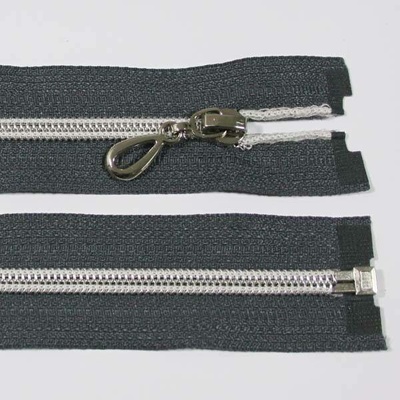 Zip spirálový zoubky 6mm délka 60cm, barva 312 (dělitelný) se stříbrnými zoubky