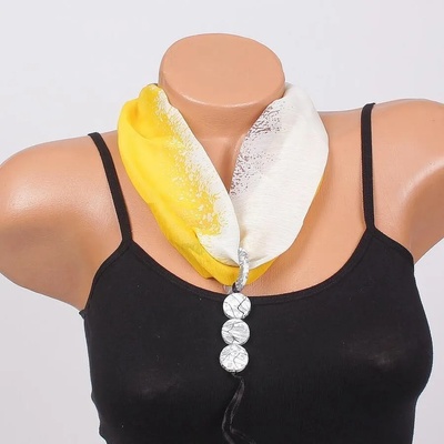 Трицветно фишу-колие в жълто, бяло и кафяво с висулки