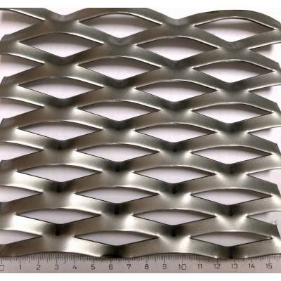 Tahokov oko 62 x 23 x 8 mm, kosočtvercové, tl. 1,5 mm, ocel, šířka 1000 x výška 2000 mm