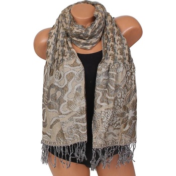 Ефектен бежов шал с цветя и орнаменти