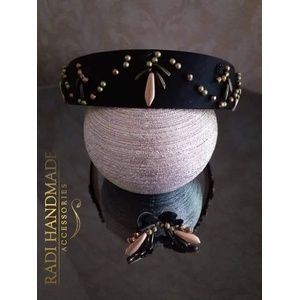 Radi handmade Черна диадема със зелени кристали и перли (327)