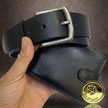 Černý kožený set ROYAL EXCLUSIVE peněženka se zapínáním + pásek s monogramem