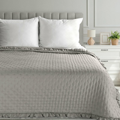 Takoy Šedobéžový přehoz na postel 220x240 cm, lemovaný volánem a prošívaný technikou hot press LIBI 3 Eurofirany Classic-HF-470741 | 220 x 240 cm
