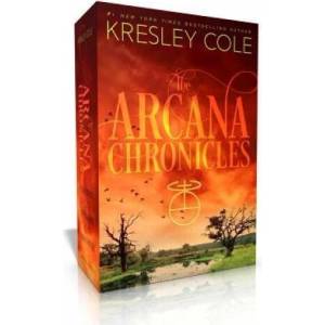 The Arcana Chronicles (Boxed Set): Poison Princess; Endless Knight; Dead of Winter | Kresley Cole (ISBN: 9781534400030)