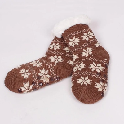 Детски зимни чорапи в кафяв цвят с коледен десен
