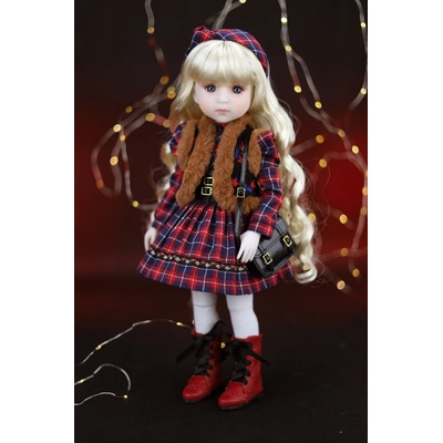 Ruby Red Fashion Friends Patricie limitovaná edice exkluzivně pro Země panenek