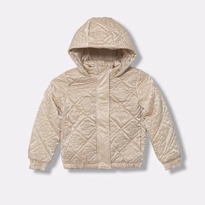 GUESS Преходно яке за мини момиче в бежово златист цвят с релефни детайли Guess