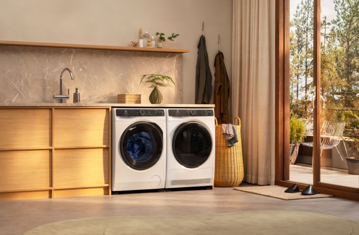 Pračka a susička Electrolux v obývacím pokoji