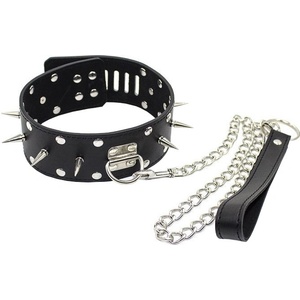 Perfect Lover Нашийник с шипове и каишка Spiky Dom
