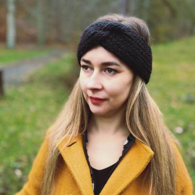Monyta Háčkovaná z organické vlny Černá