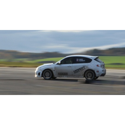 Spolujezdcem v rally 1 osoba Bez záznamu 7 8 hodin