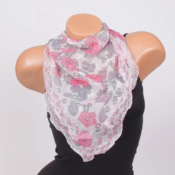 Image 1 of Нежно бяло фишу с розови цветя и сиви листа