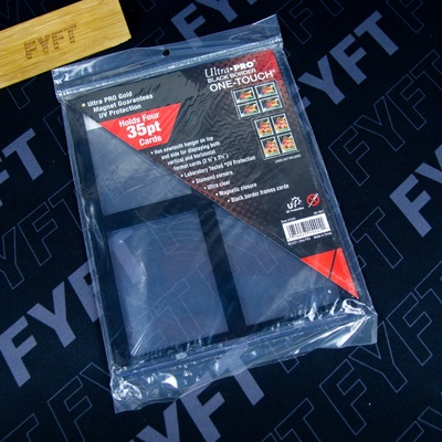 Ultra Pro UV One-Touch Magnetic Holder 4-Card 35pt Black stojánek