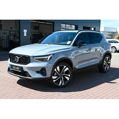 Volvo XC40 B4 Ultra Black Edition 145 kW