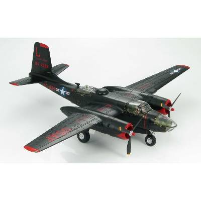 Hobby Master A-26C Invader 37th BS 17th BG USAF Pusan Korea 1952 1:72