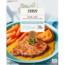 Tesco Grilovaná vepřová pečeně s bramborovo-rajčatovou kaší omáčkou a karamelizovanou mrkví 400 g