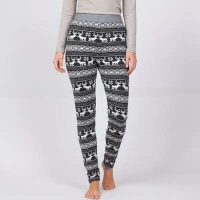 Зимен ватиран клин в черно с коледни мотиви