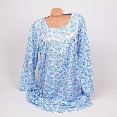 Макси нощница със сини рози и бели цветя