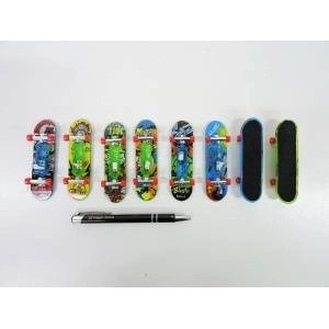 Norimpex Grafiti mini skateboard with light 1008028 mix price for 1 piece