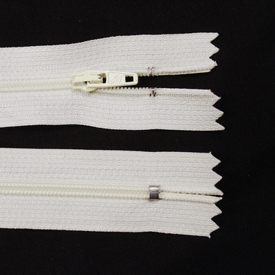 Spirálový zip no.3 nerozepínací 35cm - více barev color: 503 off white