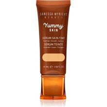 Danessa Myricks Beauty Yummy Skin Serum Skin Tint hydratační make-up s vyhlazujícím účinkem 3 45 ml