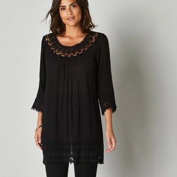 Rozšírená tunika s 3/4 rukávmi a macramé čierna